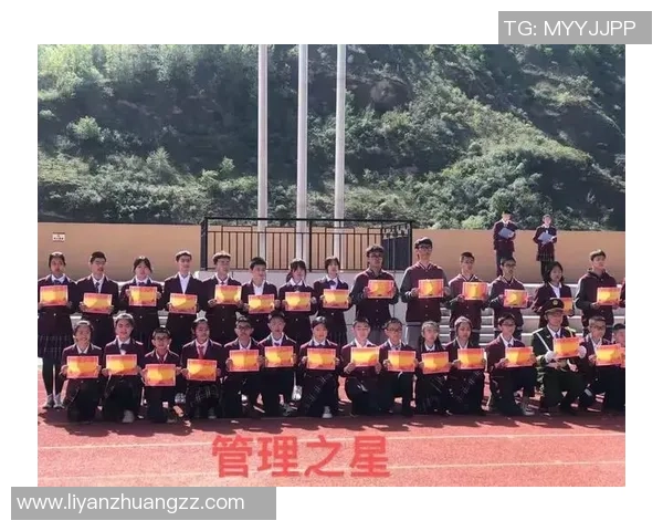 宿舍球场上的梦想之星 足球少年热血激战与青春奋斗之旅